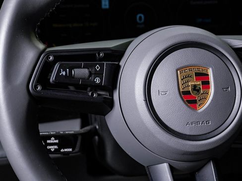 Used 2022 Porsche Taycan 4S image 21
