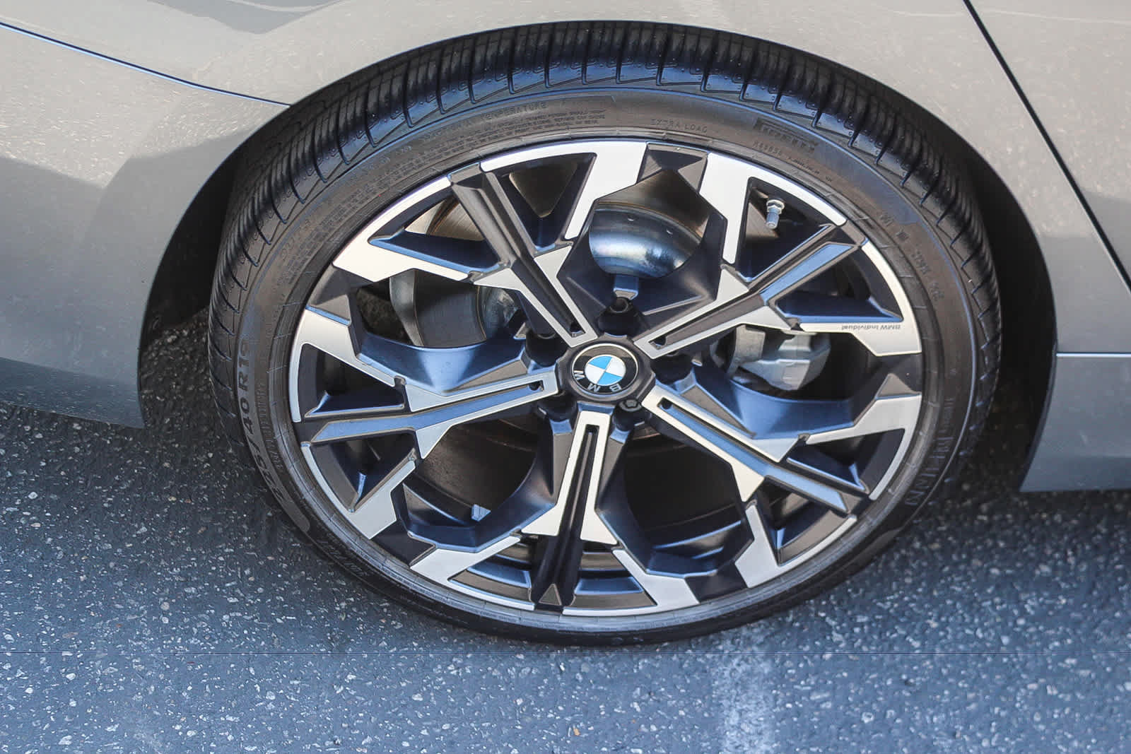 Used 2026 BMW 330i Sedan w/ Convenience Package RWD image 15