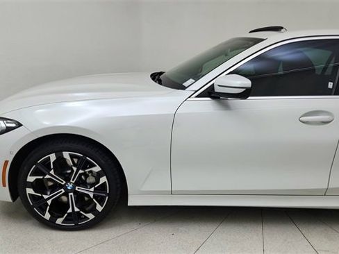 Used 2025 BMW 330i xDrive Sedan image 9