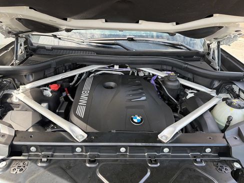 Used 2023 BMW X7 xDrive40i AWD/4WD image 14