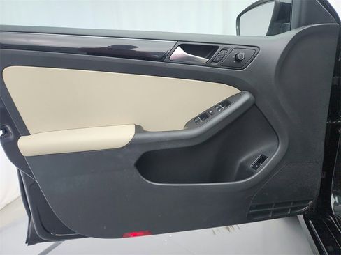 Used 2016 Volkswagen Jetta SEL w/ Lighting Package image 21