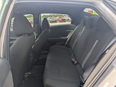 Certified 2025 Hyundai Elantra SEL image 19
