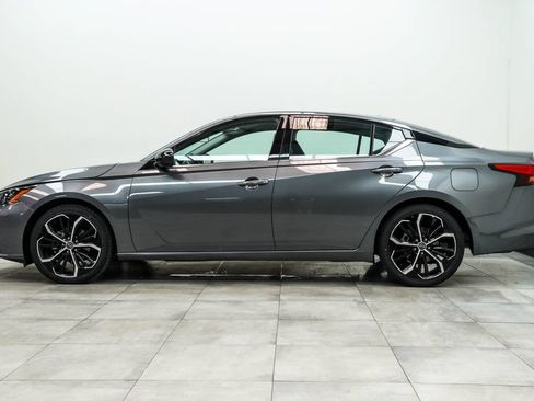 Used 2024 Nissan Altima 2.5 SR FWD image 8