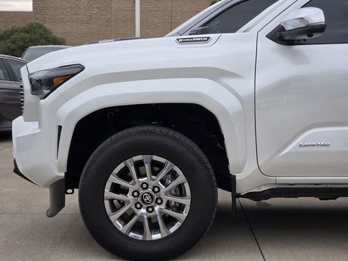 Used 2025 Toyota Tacoma Limited AWD/4WD image 6