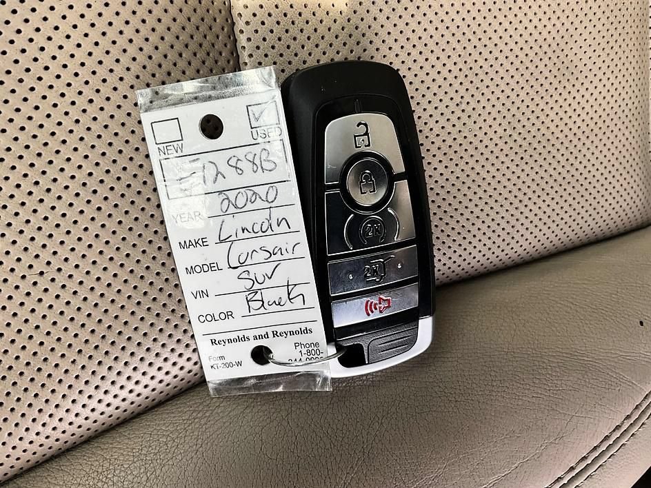 Used 2020 Lincoln Corsair AWD w/ Premium Package image 33