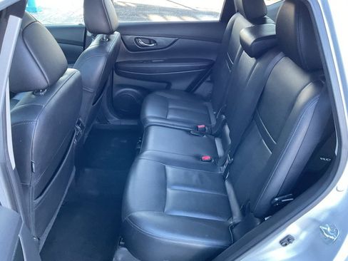 Used 2016 Nissan Rogue SL w/ SL Premium Package image 22