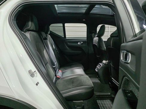 Used 2021 Volvo XC40 P8 Recharge w/ Advanced Package image 19