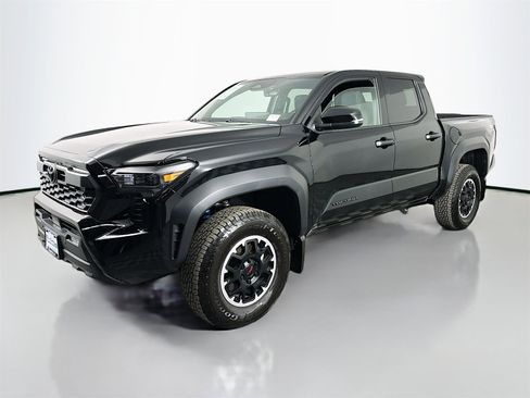 Used 2025 Toyota Tacoma TRD Off-Road w/ TRD Off Road Upgrade Package image 3