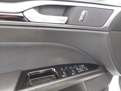 Used 2014 Ford Fusion SE image 8