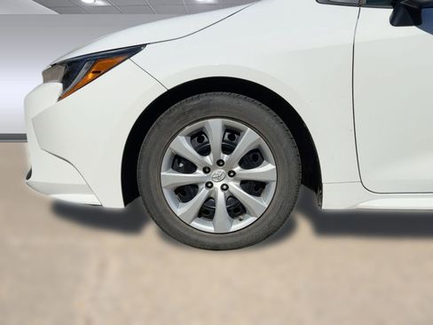 Used 2022 Toyota Corolla LE image 10