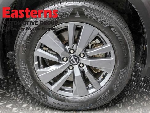 Used 2024 Nissan Pathfinder S image 32