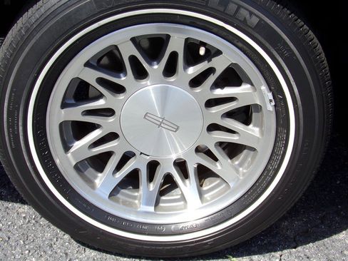 Used 2002 Lincoln Town Car Signature RWD image 18