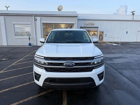 Used 2024 Ford Expedition Max XLT AWD/4WD image 3