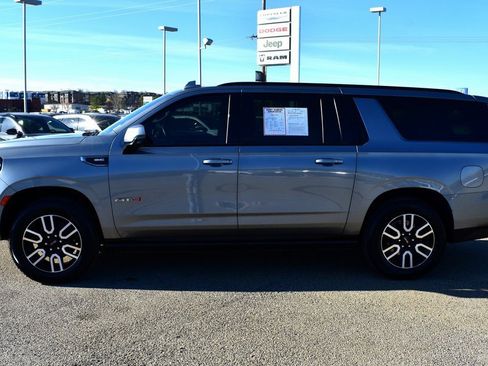 Used 2023 GMC Yukon XL AT4 w/ AT4 Premium Plus Package image 5