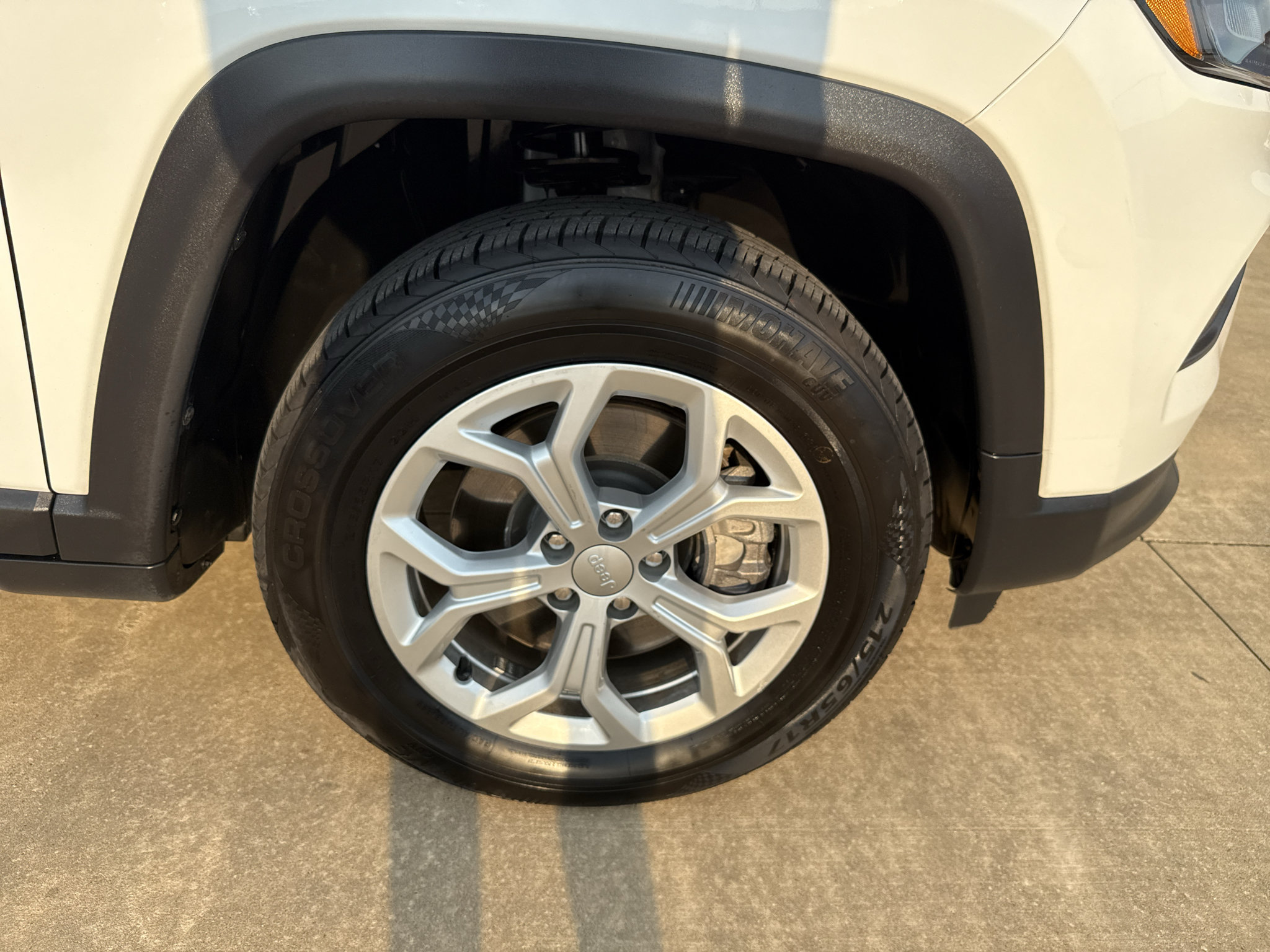 Used 2024 Jeep Compass Latitude AWD/4WD image 10