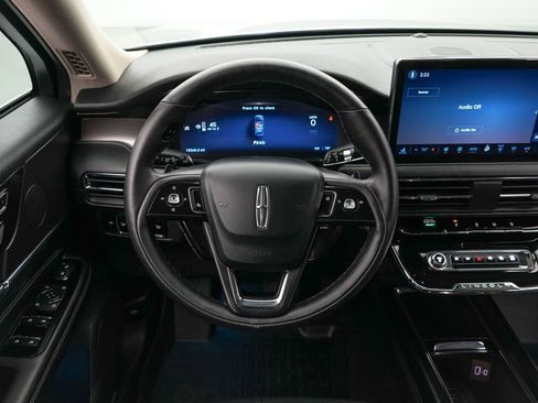 Used 2025 Lincoln Corsair Reserve AWD/4WD image 14