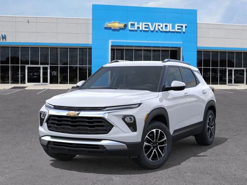 New 2026 Chevrolet TrailBlazer LT w/ Convenience Package FWD image 6
