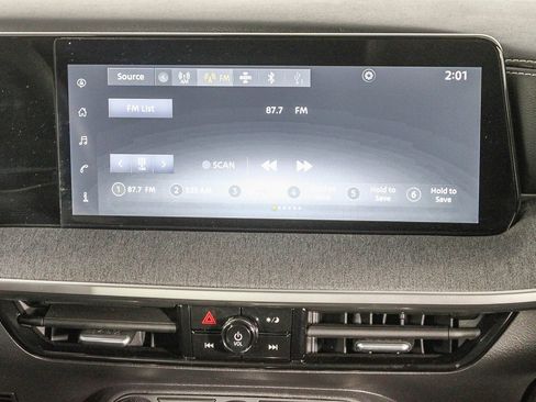 Certified 2025 Nissan Kicks SV image 15