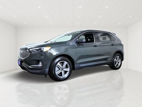 Certified 2024 Ford Edge SEL w/ Convenience Package AWD/4WD image 2
