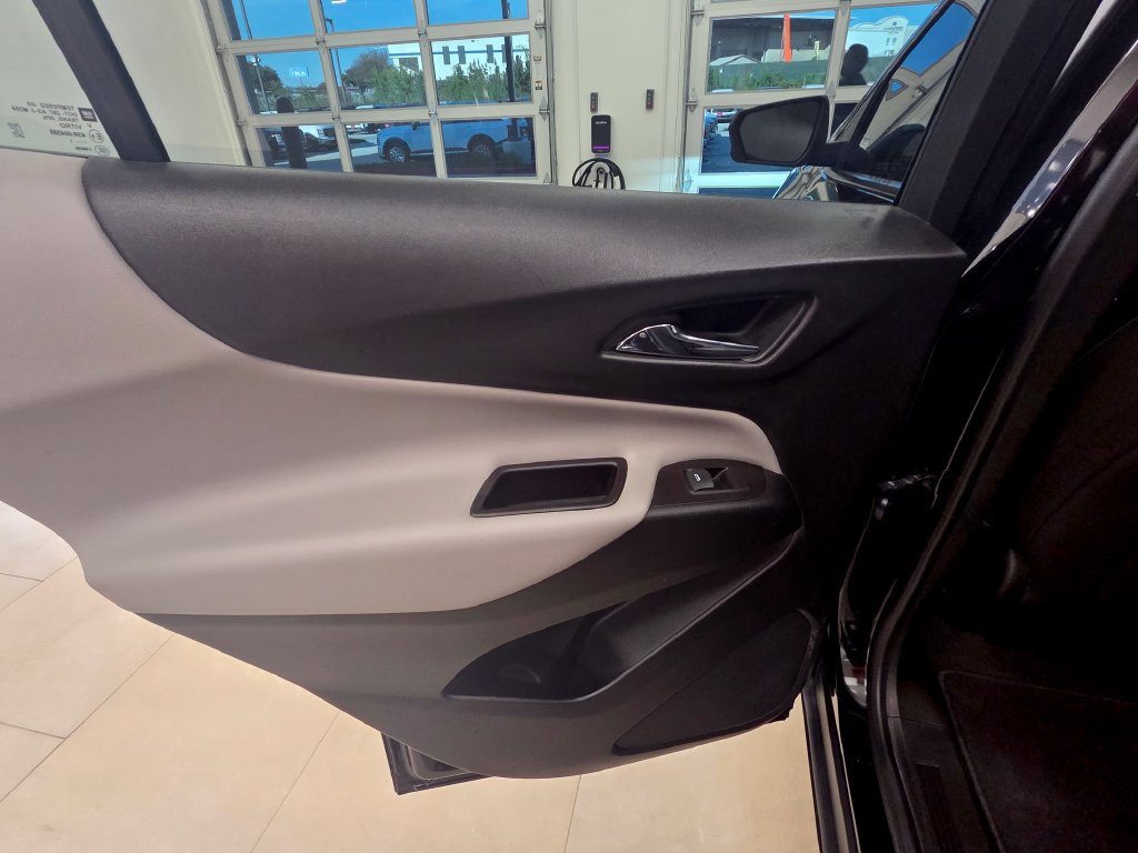 Used 2022 Chevrolet Equinox LS w/ LS Convenience Package FWD image 23