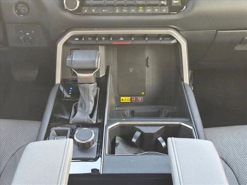 Used 2025 Toyota Tundra Limited AWD/4WD image 12