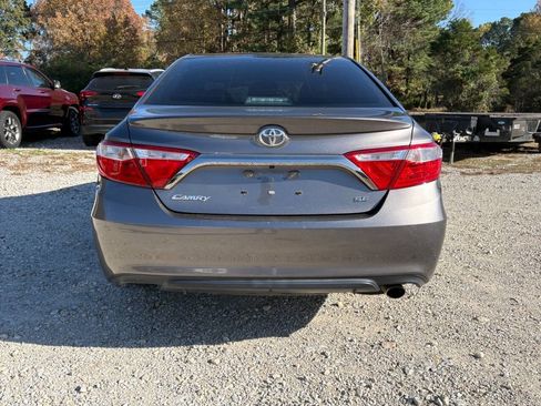 Used 2017 Toyota Camry LE image 4