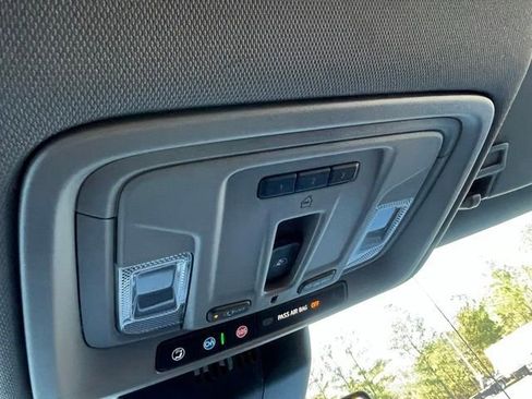 Used 2023 Chevrolet Silverado 1500 LT image 23