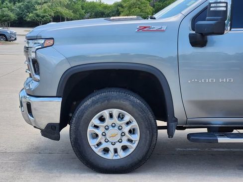 Used 2024 Chevrolet Silverado 2500 LTZ w/ LTZ Premium Package AWD/4WD image 8