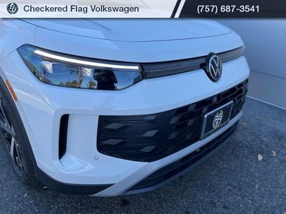 New 2026 Volkswagen Tiguan SE