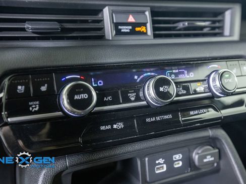 Used 2025 Honda Pilot Elite image 22