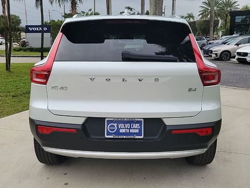 Used 2023 Volvo XC40 B4 Plus w/ Driver Assist Package image 5