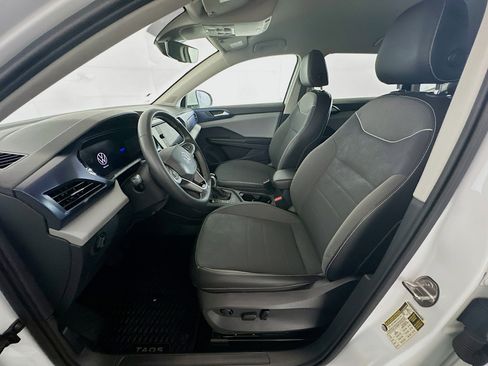 Used 2023 Volkswagen Taos SE w/ Black Wheel Package image 13