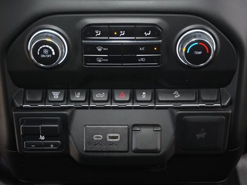 Used 2024 Chevrolet Silverado 2500 W/T image 16