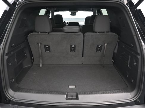 Used 2025 Chevrolet Traverse LT FWD image 29
