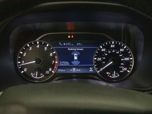 Used 2024 Nissan Titan SV w/ SV Convenience Package image 33