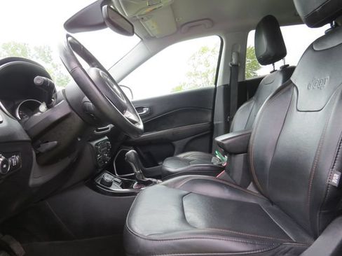 Used 2019 Jeep Compass Limited AWD/4WD image 8