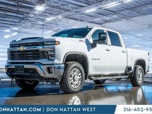 Used 2024 Chevrolet Silverado 2500 LT image 1