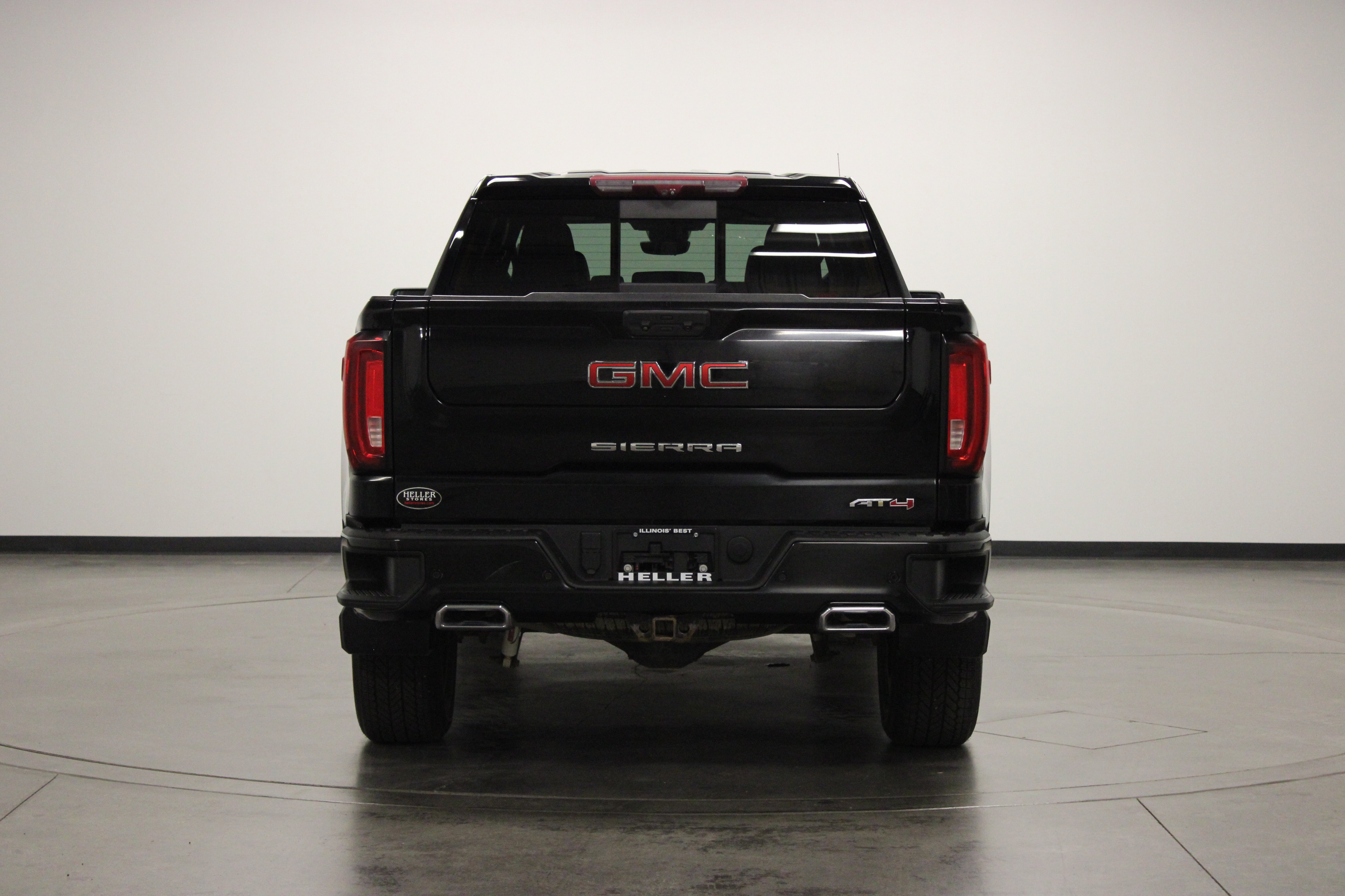 Used 2023 GMC Sierra 1500 AT4 w/ Technology Package AWD/4WD image 7