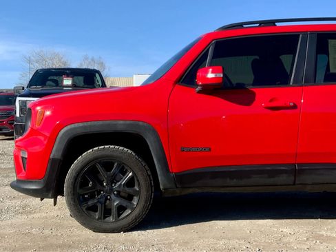 Used 2019 Jeep Renegade Altitude w/ UConnect 8.4 Nav Group image 10