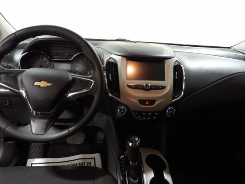 Used 2018 Chevrolet Cruze LS FWD image 10