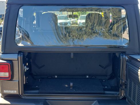 Used 2025 Jeep Wrangler Sport image 12