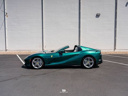 Used 2022 Ferrari 812 GTS RWD image 2
