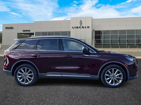 Used 2020 Lincoln Corsair AWD w/ Premium Package image 2