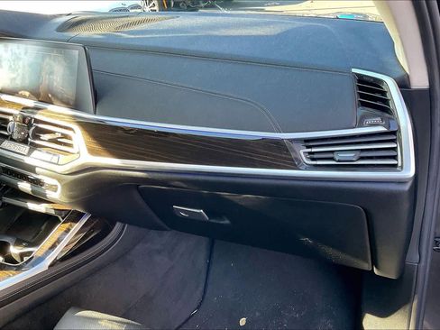 Used 2021 BMW X7 xDrive40i image 17