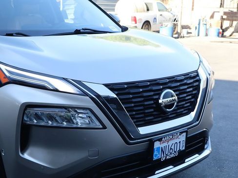 Used 2021 Nissan Rogue Platinum AWD/4WD image 9