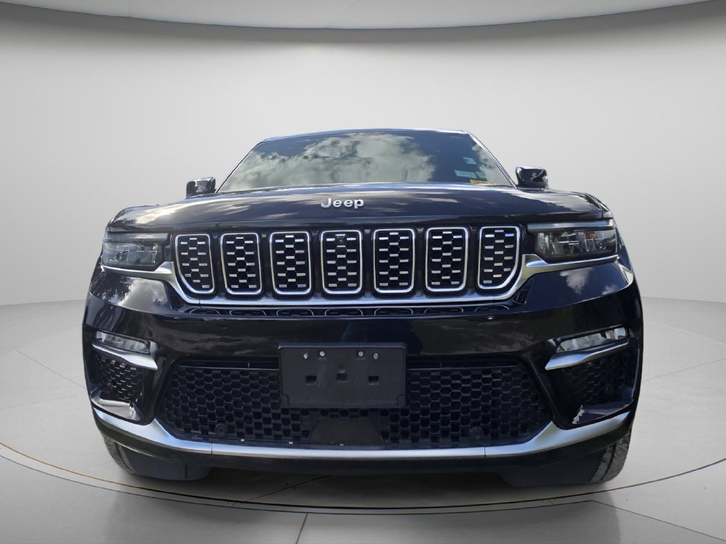 Used 2024 Jeep Grand Cherokee Summit AWD/4WD image 3