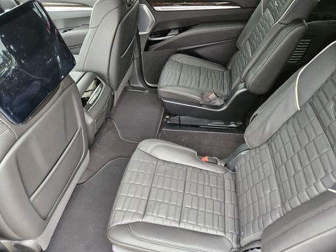 New 2026 Cadillac Escalade ESV Platinum Sport w/ LPO, ONYX Package AWD/4WD image 25