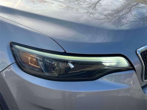 Used 2019 Jeep Cherokee Latitude Plus image 9