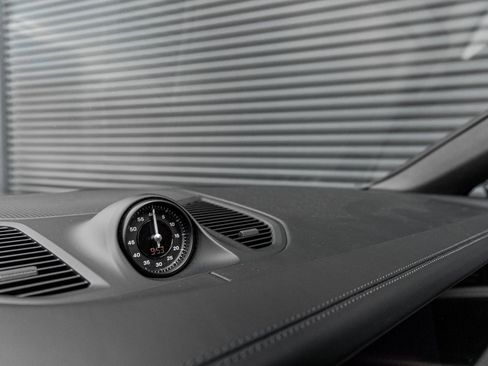 Certified 2025 Porsche Cayenne Coupe image 21