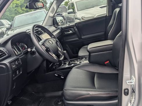 Used 2020 Toyota 4Runner Venture AWD/4WD image 13